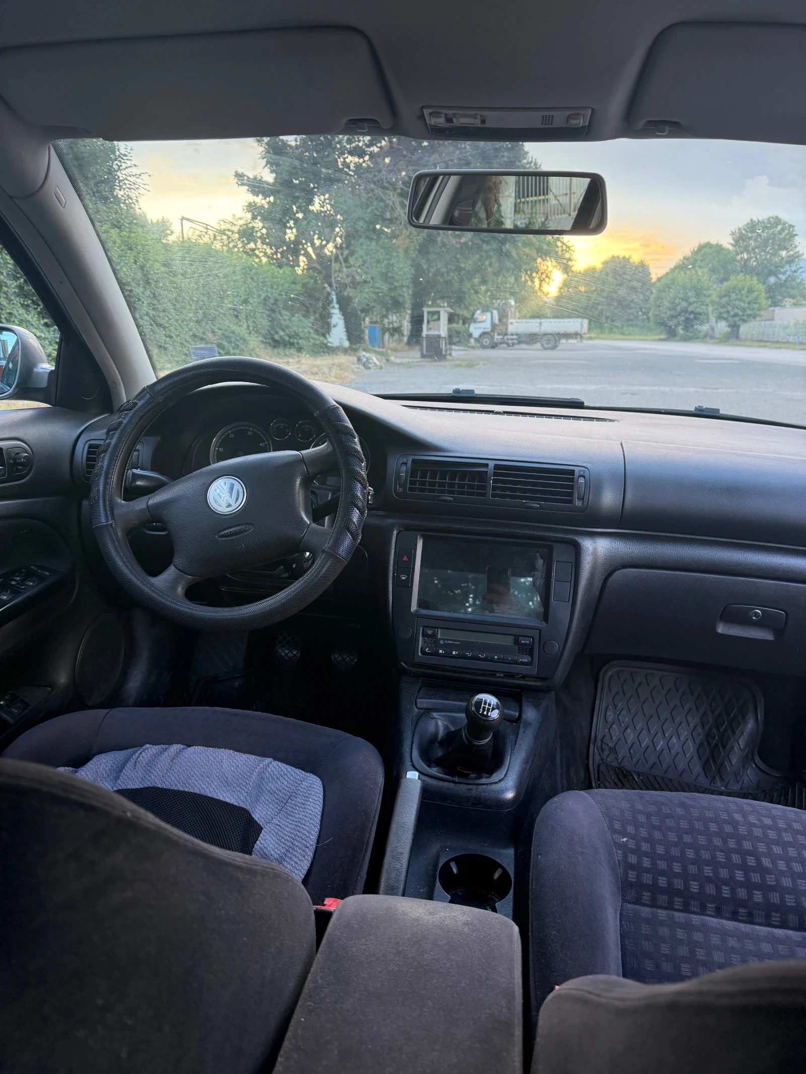 VW Passat 1.9 tdi, снимка 7 - Автомобили и джипове - 54839084