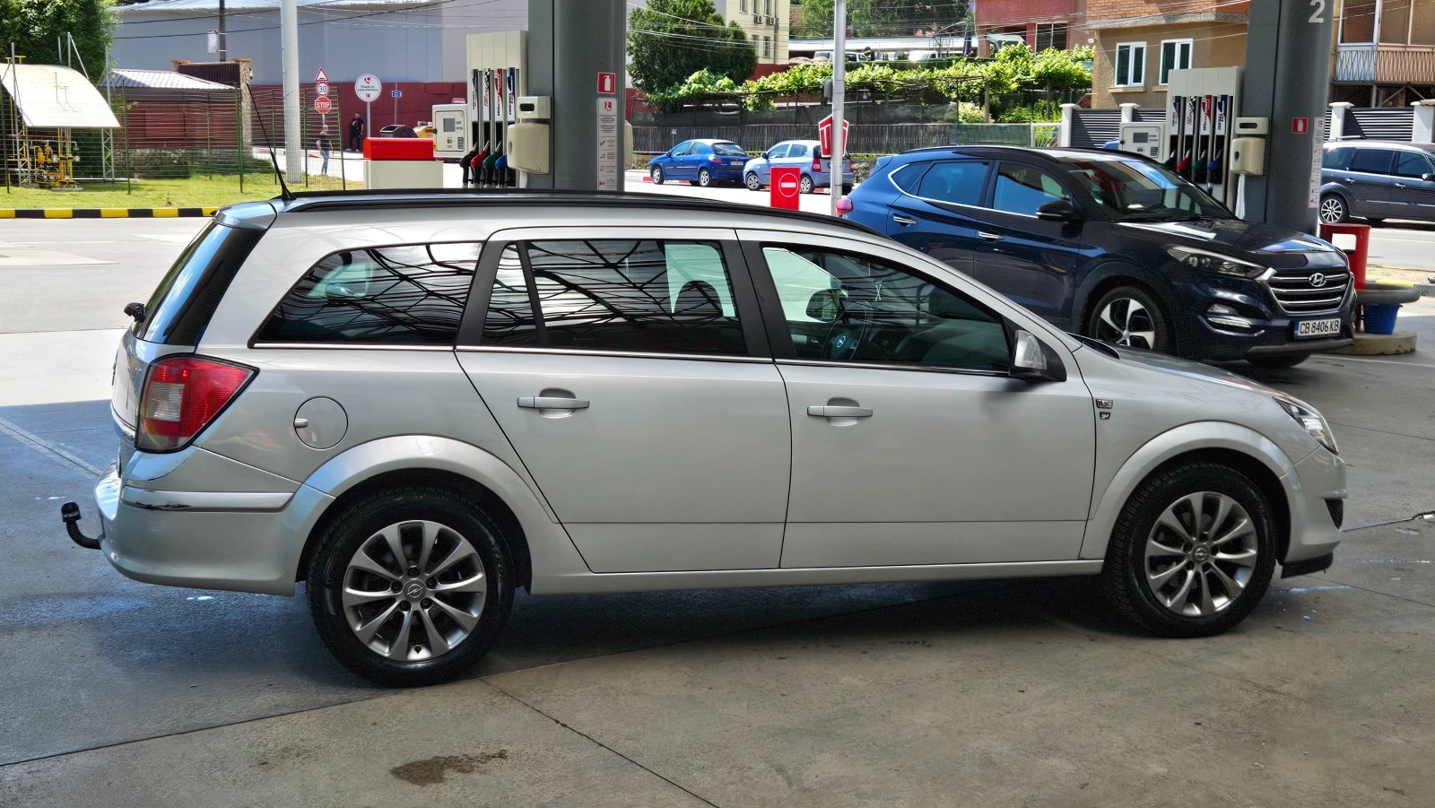 Opel Astra 1.7 Cdti FACELIFT/KLIMA/6skorost/Euro5A, снимка 7 - Автомобили и джипове - 54840704