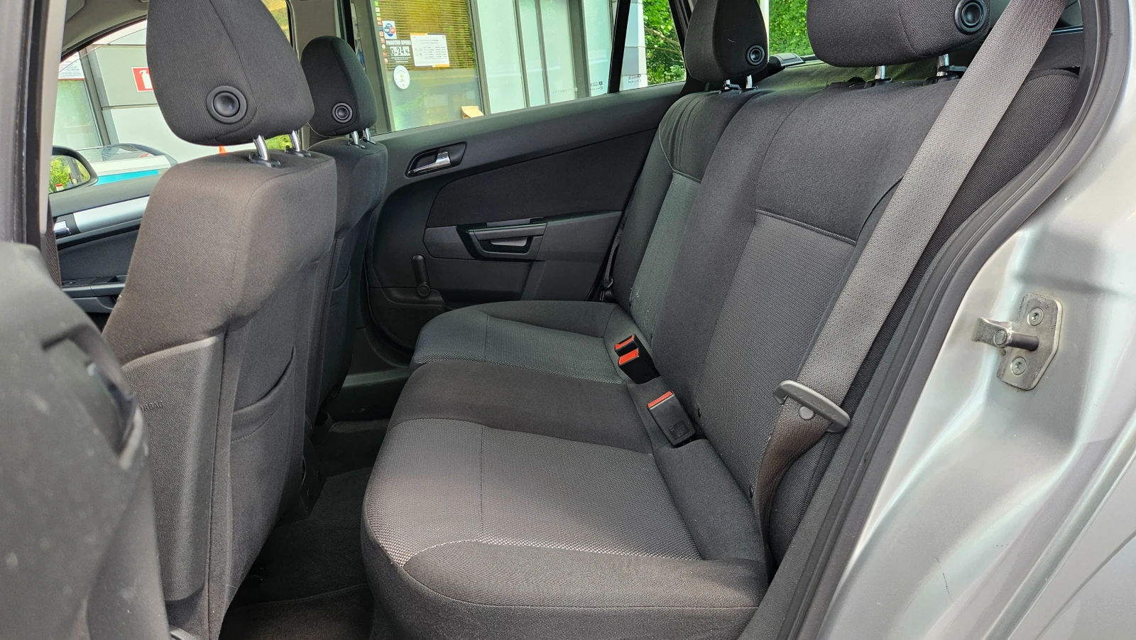 Opel Astra 1.7 Cdti FACELIFT/KLIMA/6skorost/Euro5A, снимка 14 - Автомобили и джипове - 54840704