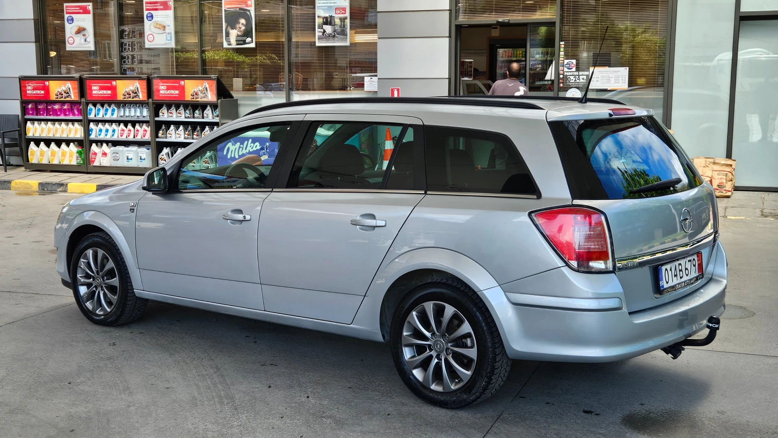 Opel Astra 1.7 Cdti FACELIFT/KLIMA/6skorost/Euro5A, снимка 4 - Автомобили и джипове - 54840704