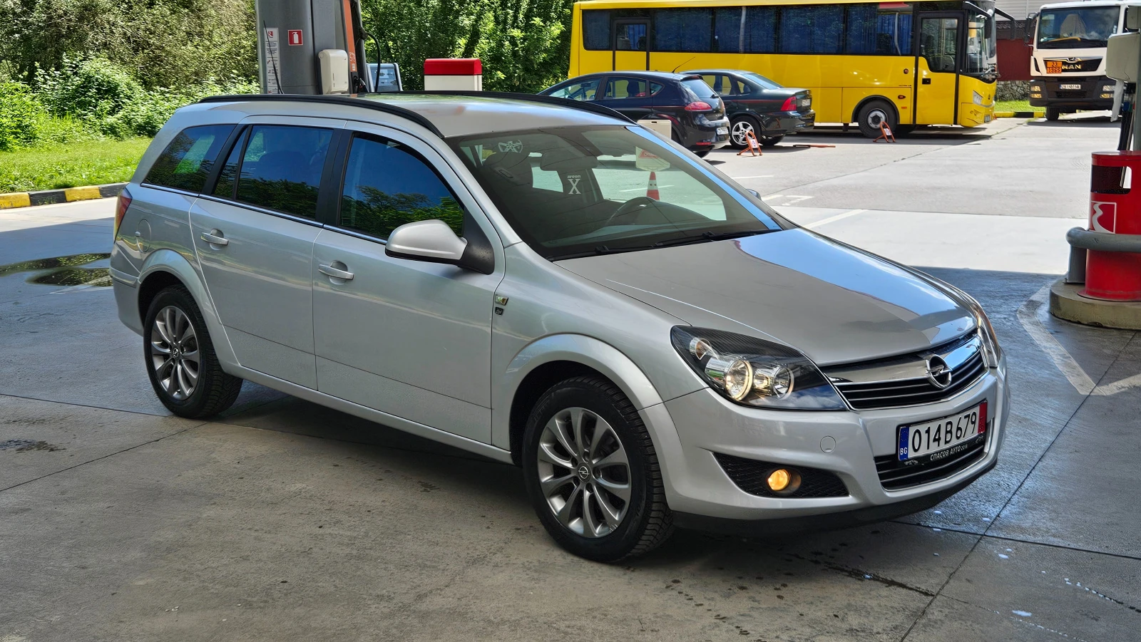 Opel Astra 1.7 Cdti FACELIFT/KLIMA/6skorost/Euro5A, снимка 8 - Автомобили и джипове - 54840704