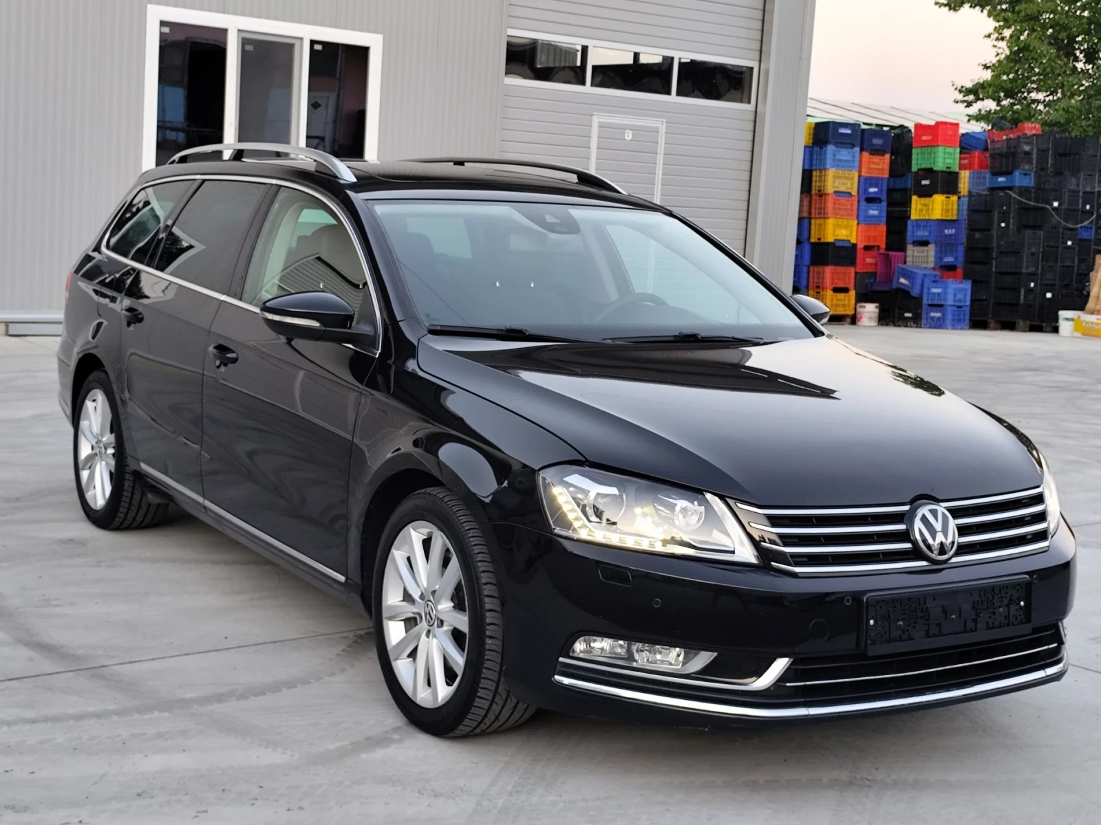 VW Passat 2.0-LED-NAVI-DISTRONIK-KEYLESS-GO-ПАНОРАМА-КАМЕРА, снимка 8 - Автомобили и джипове - 55084126