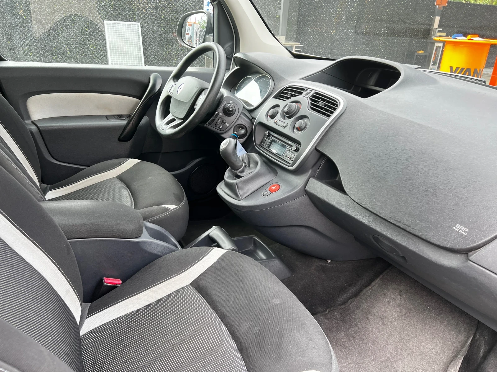 Renault Kangoo 1.5 Дизел, снимка 5 - Автомобили и джипове - 55453516