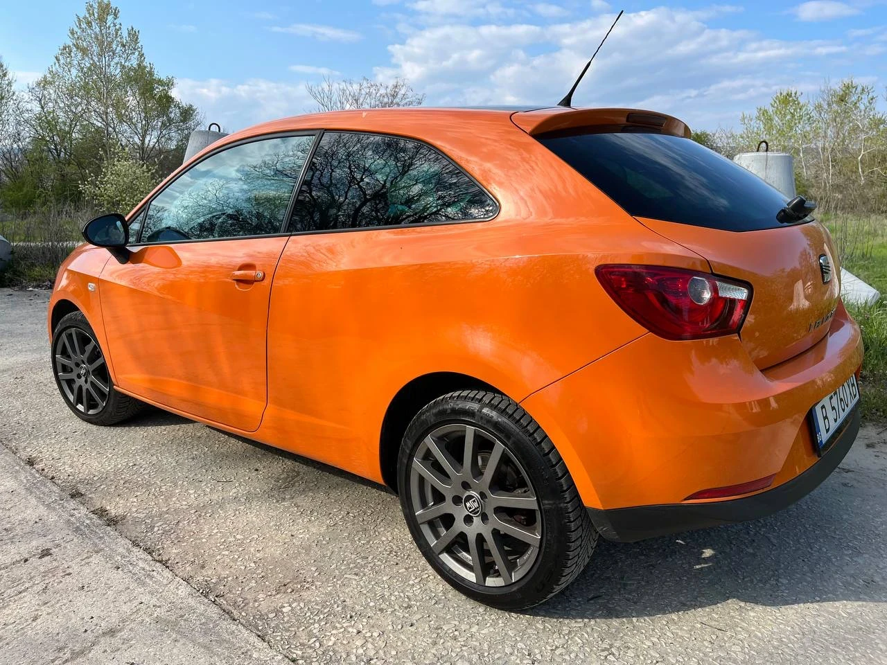 Seat Ibiza  SC, снимка 4 - Автомобили и джипове - 56197163