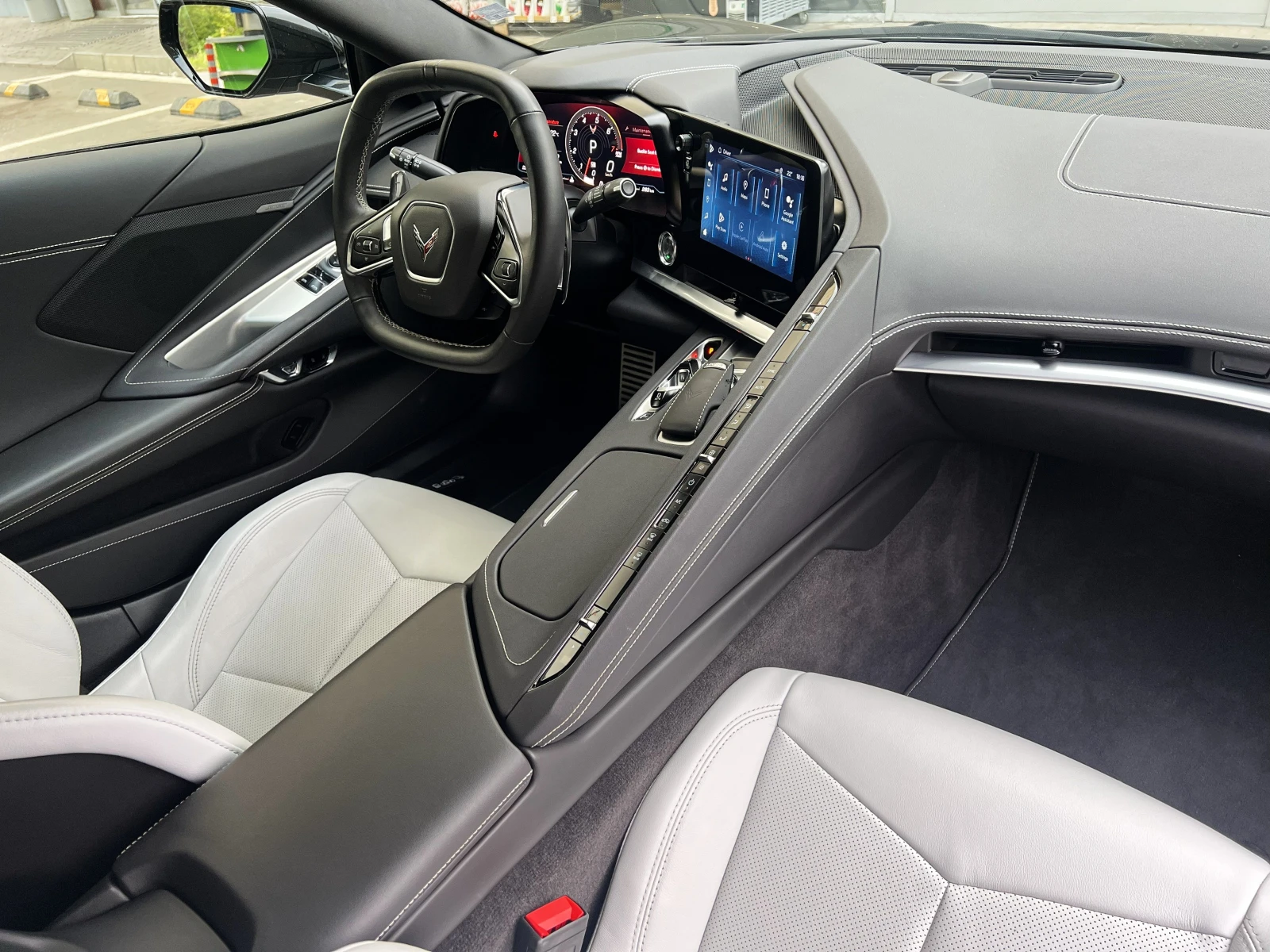 Chevrolet Corvette C8 / STINGRAY / 6.2 V8 / BOSE / HUD / CAMERA / , снимка 15 - Автомобили и джипове - 56211885