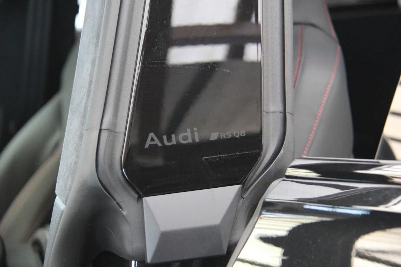 Audi RSQ8 Performanc/B&O/Advance/Pano/Alcantar/Ceramik/23Zol, снимка 11 - Автомобили и джипове - 47624732