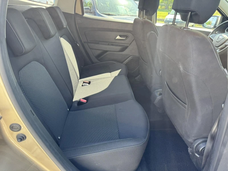 Dacia Duster 1.0Tce, снимка 10 - Автомобили и джипове - 51189850