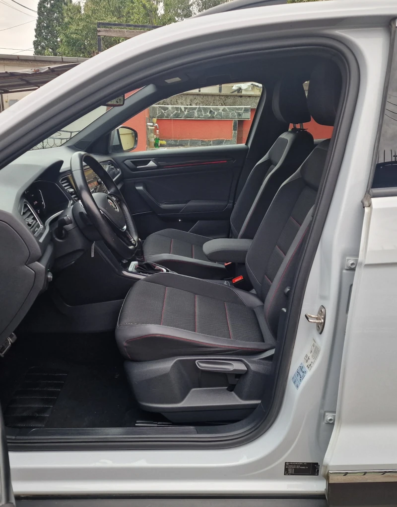 VW T-Roc 190hp-ACC-CAMERA-VIRTUAL-4MOTION, снимка 9 - Автомобили и джипове - 51737852