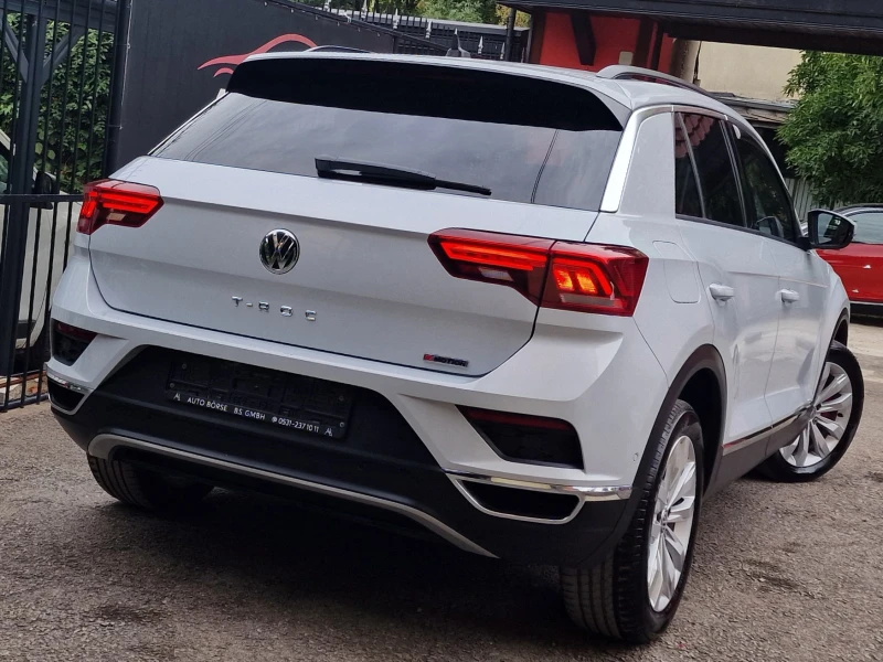 VW T-Roc 190hp-ACC-CAMERA-VIRTUAL-4MOTION, снимка 5 - Автомобили и джипове - 51737852