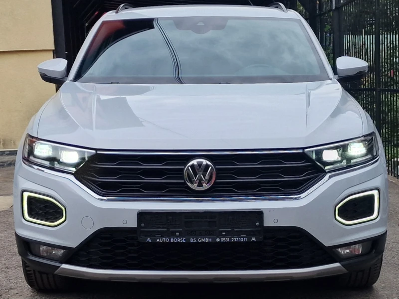 VW T-Roc 190hp-ACC-CAMERA-VIRTUAL-4MOTION, снимка 2 - Автомобили и джипове - 51737852