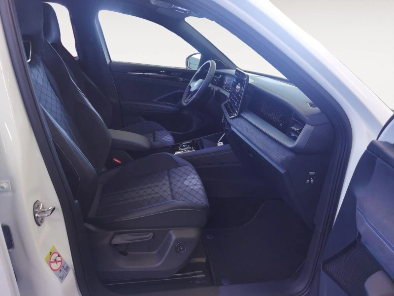 VW Tayron 1.5TSI* HIBRID* R-LINE* NIGHT* DISTR* CARPLAY* , снимка 11 - Автомобили и джипове - 52119129