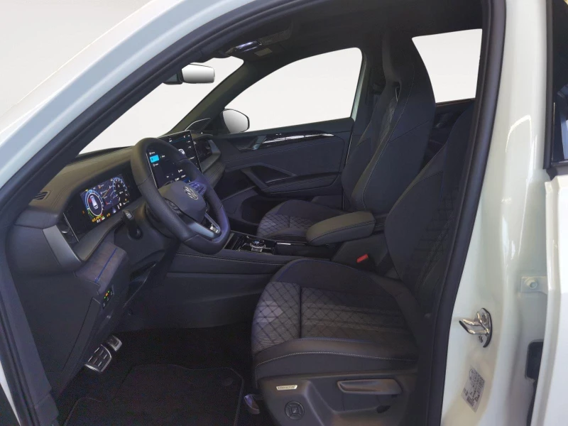 VW Tayron 1.5TSI* HIBRID* R-LINE* NIGHT* DISTR* CARPLAY* , снимка 7 - Автомобили и джипове - 52119129