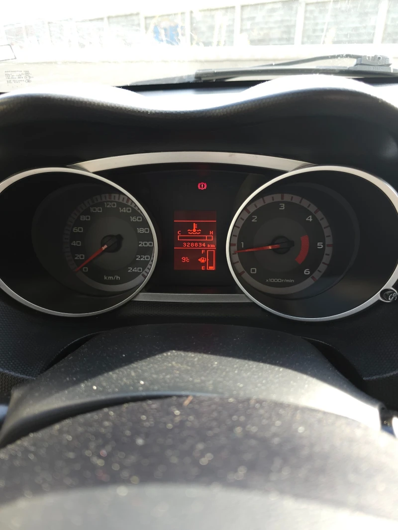 Mitsubishi Outlander 2.2HDI, снимка 6 - Автомобили и джипове - 52856887