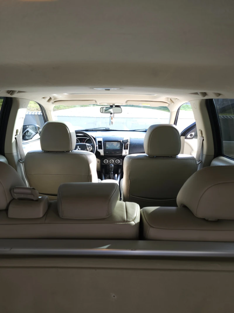 Mitsubishi Outlander 2.2HDI, снимка 11 - Автомобили и джипове - 52856887