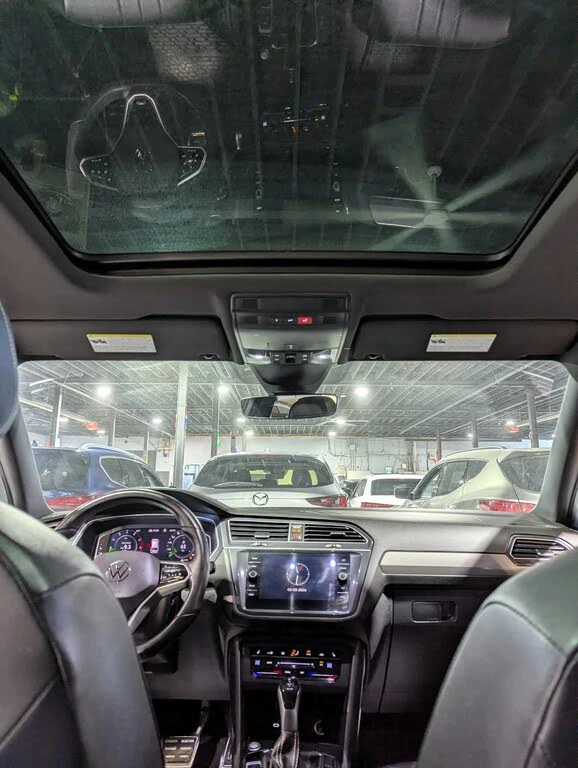 VW Tiguan Highline R-Line 4Motion* АвтоКредит* (ЦЕНА ДО БГ), снимка 10 - Автомобили и джипове - 53892401