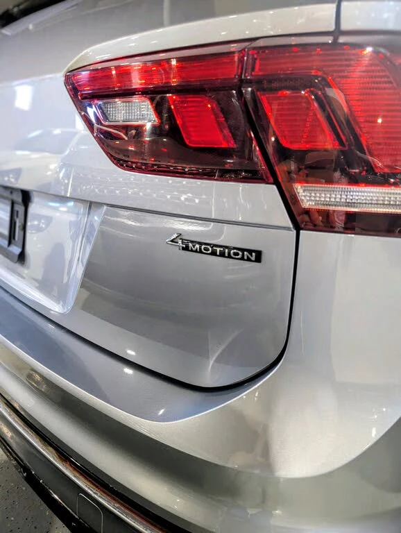 VW Tiguan Highline R-Line 4Motion* АвтоКредит* (ЦЕНА ДО БГ), снимка 6 - Автомобили и джипове - 53892401