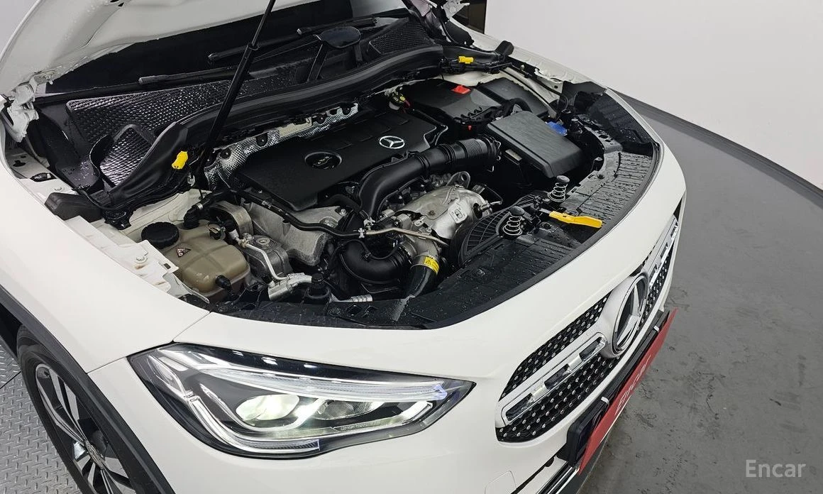 Mercedes-Benz GLA 220, снимка 6 - Автомобили и джипове - 54237531