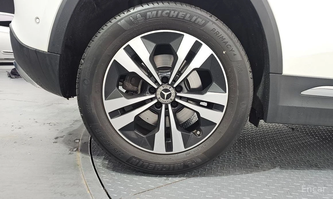 Mercedes-Benz GLA 220, снимка 5 - Автомобили и джипове - 54237531