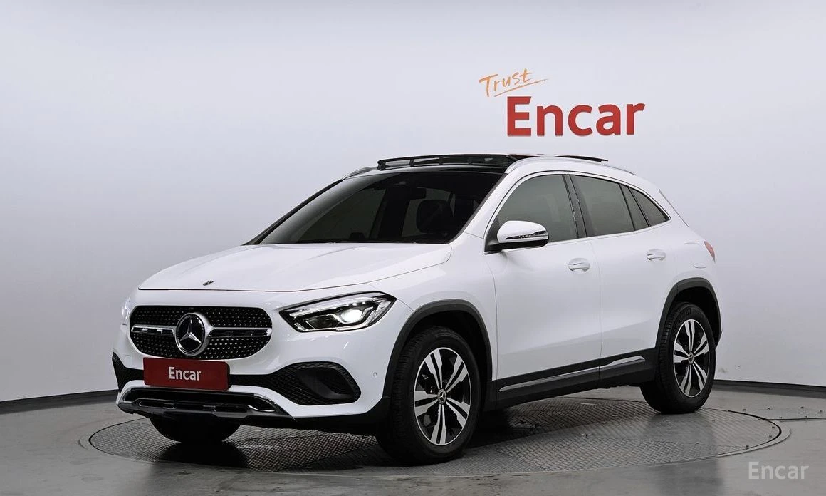 Mercedes-Benz GLA 220