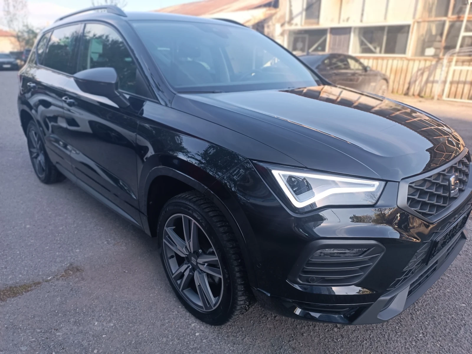 Seat Ateca Сув, снимка 3 - Автомобили и джипове - 54305208