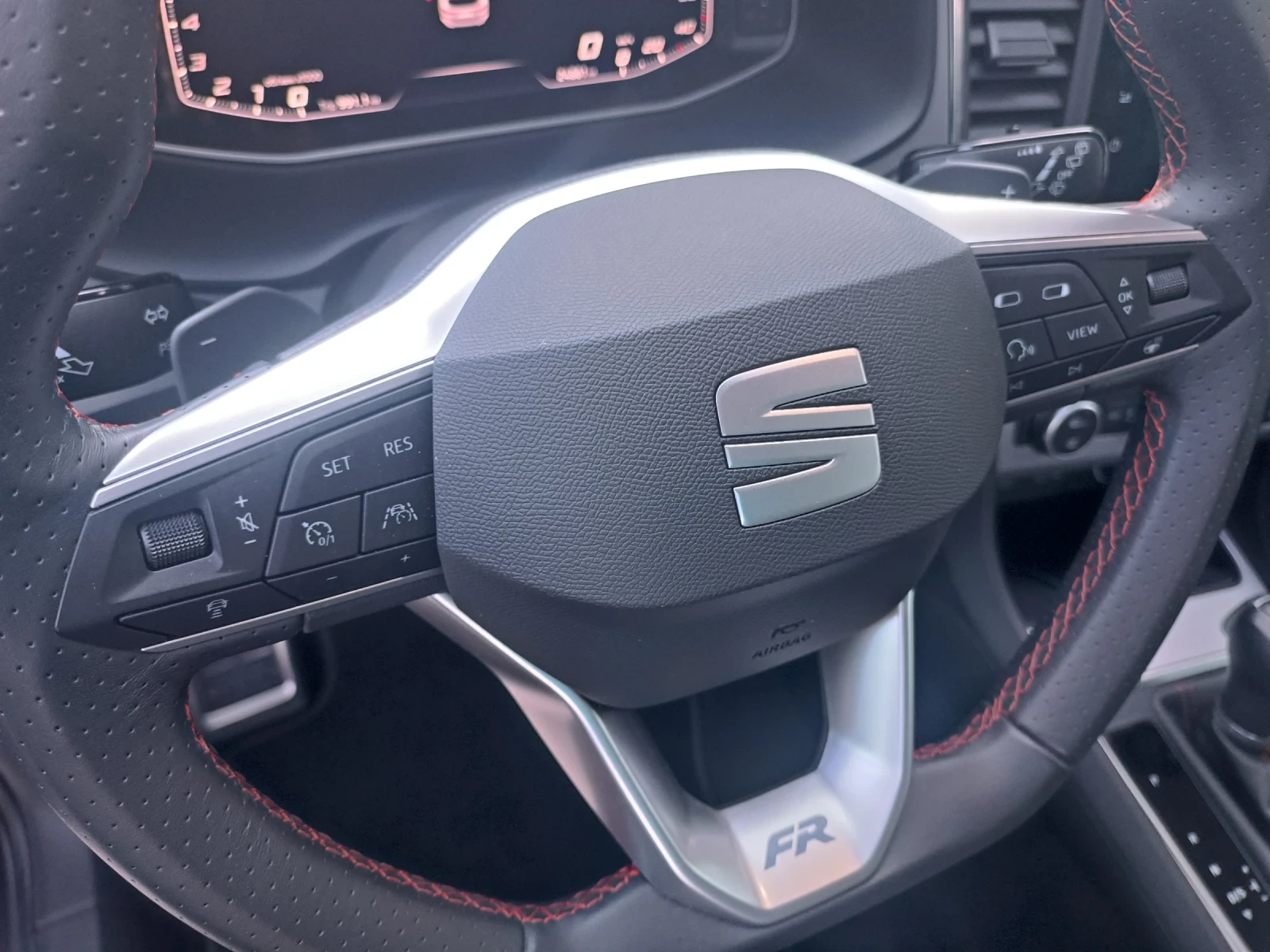 Seat Ateca Сув, снимка 6 - Автомобили и джипове - 54305208