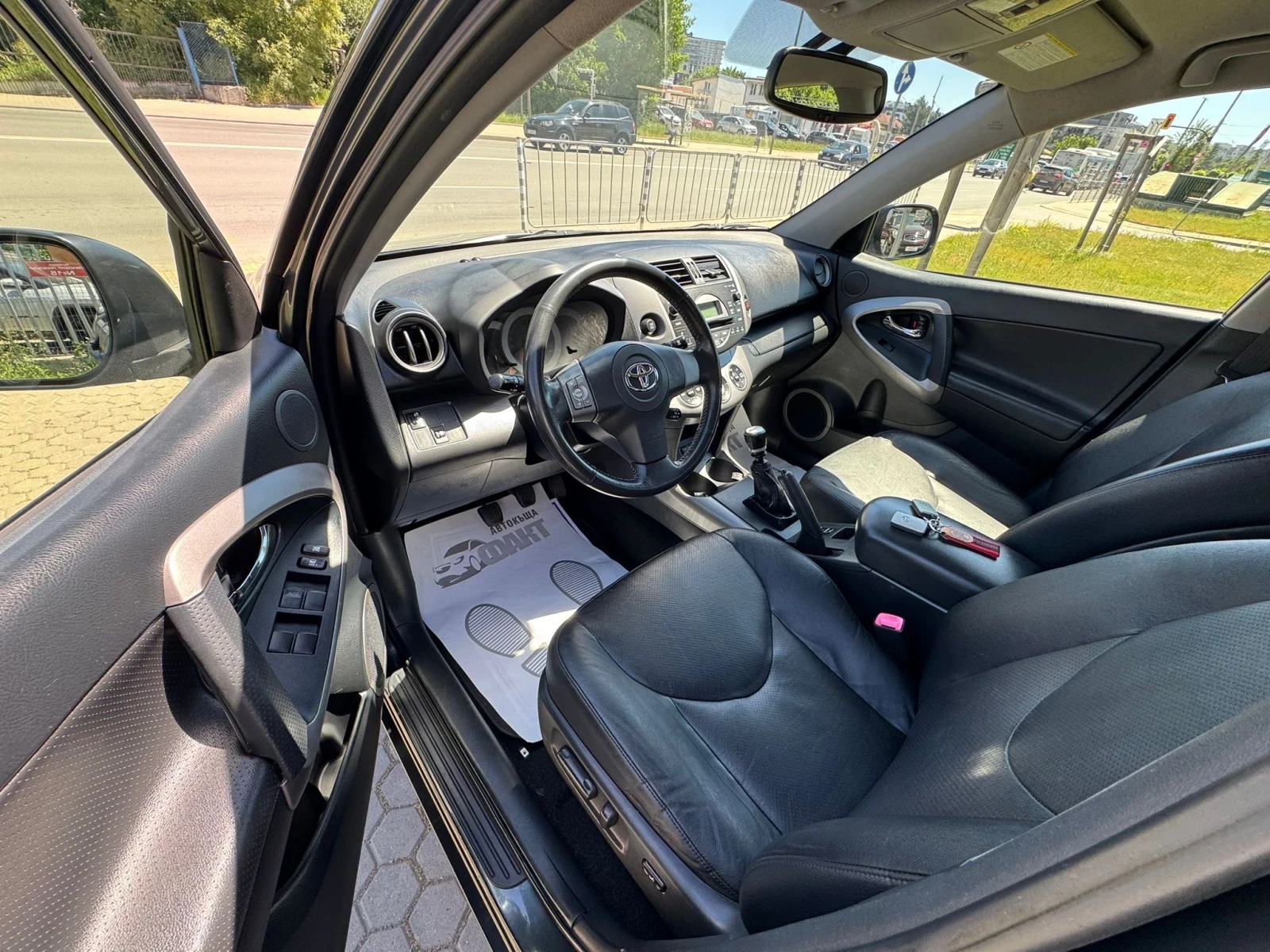 Toyota Rav4 2.2D-4D/136к.с., снимка 8 - Автомобили и джипове - 54721252