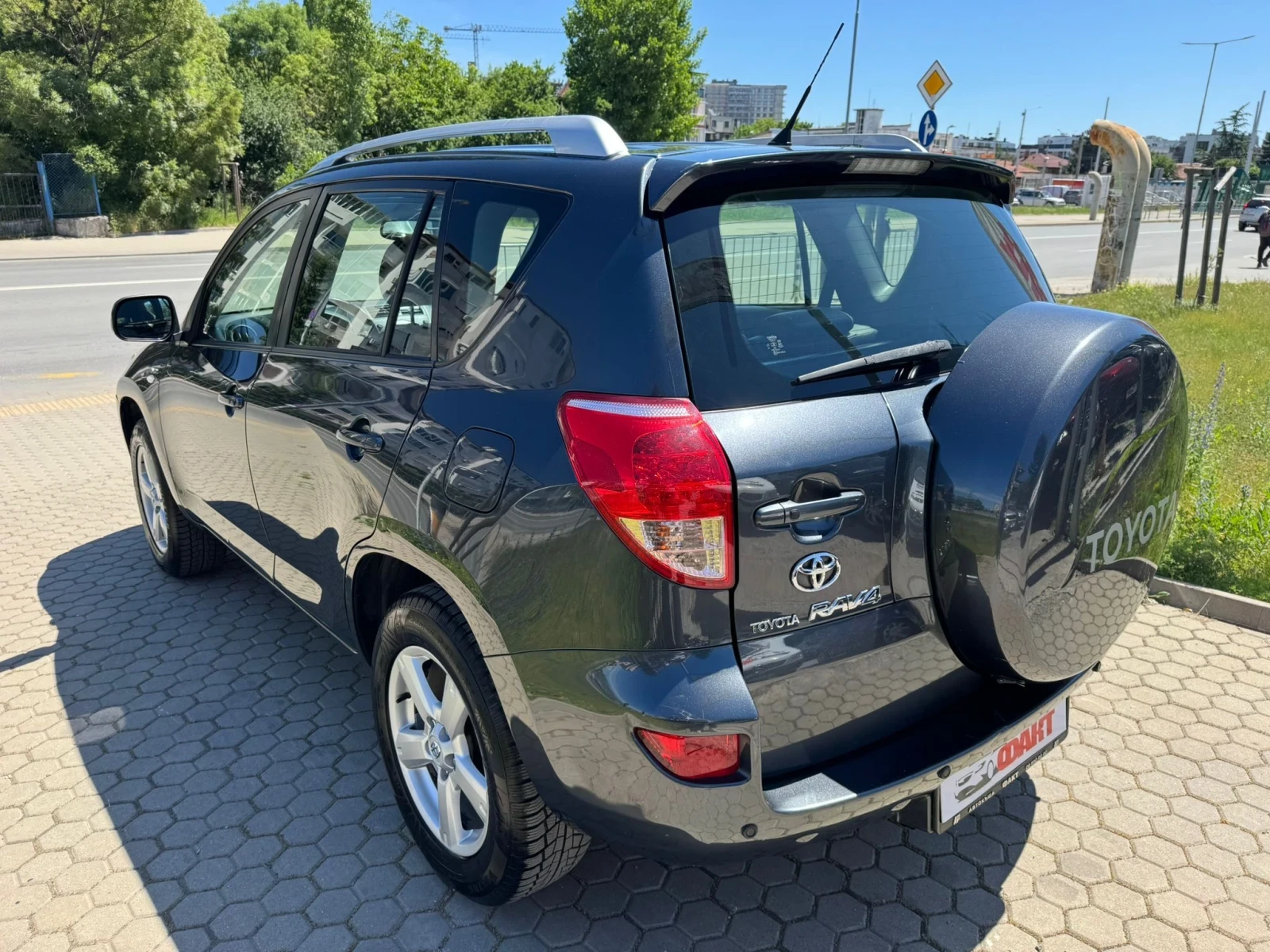 Toyota Rav4 2.2D-4D/136к.с., снимка 6 - Автомобили и джипове - 54721252