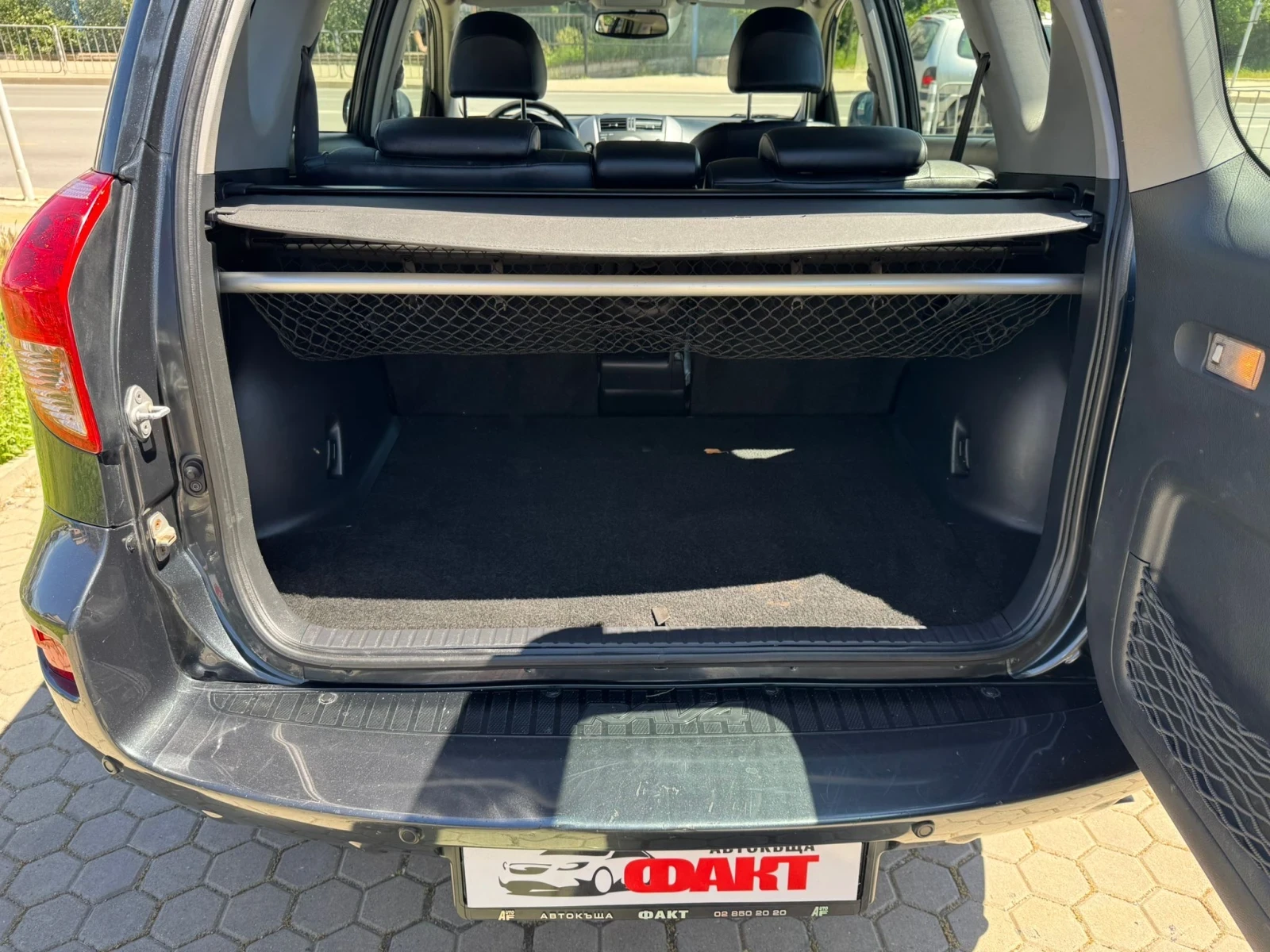 Toyota Rav4 2.2D-4D/136к.с., снимка 16 - Автомобили и джипове - 54721252