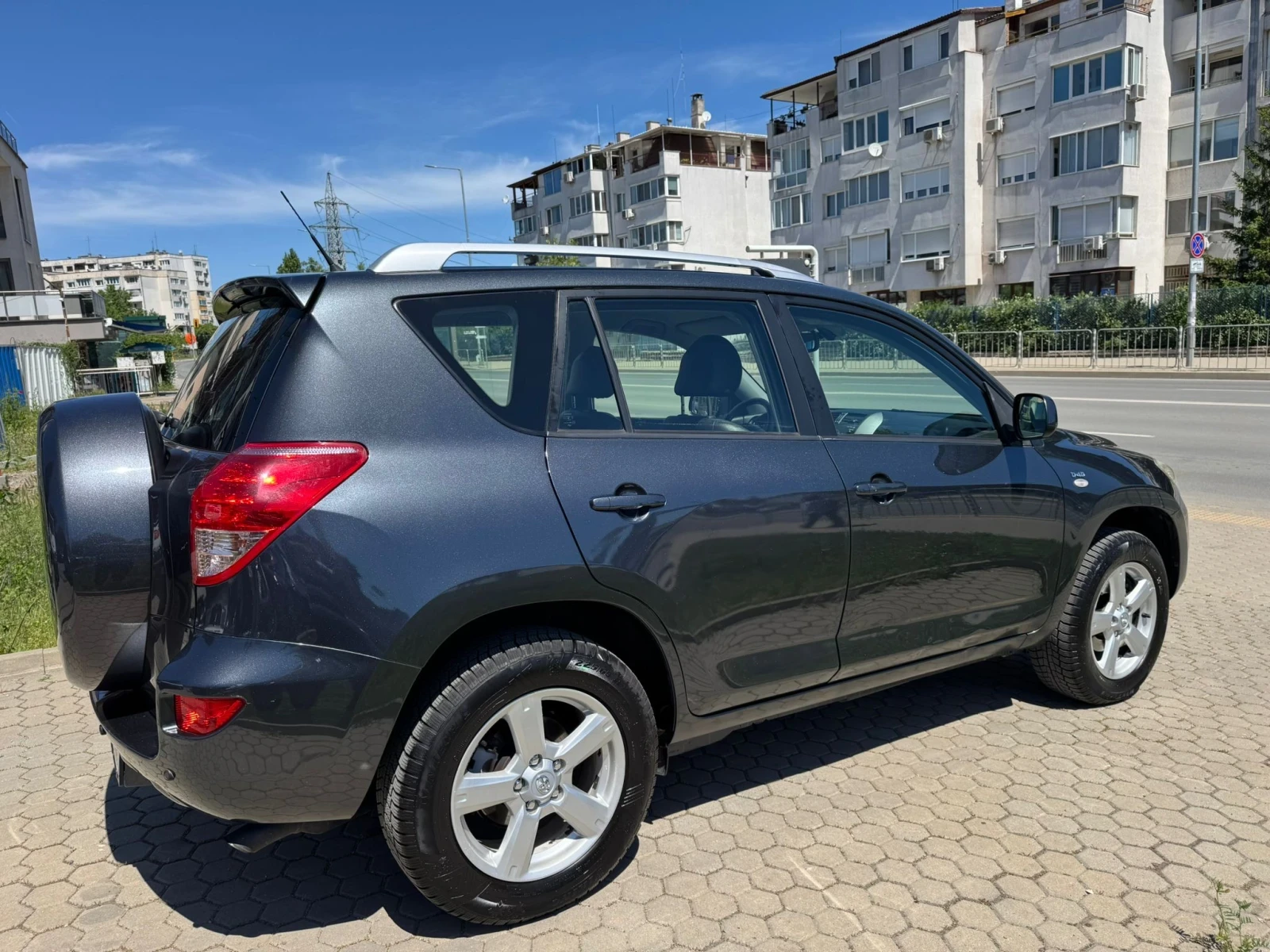 Toyota Rav4 2.2D-4D/136к.с., снимка 5 - Автомобили и джипове - 54721252