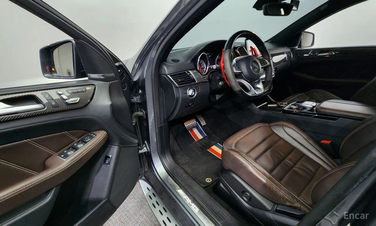Mercedes-Benz GLE 63 S AMG HARMON* KARDON* ОБДУХВАНЕ* ПАНОРАМА* МАСАЖ* КЕЙЛЕС, снимка 7 - Автомобили и джипове - 54802625