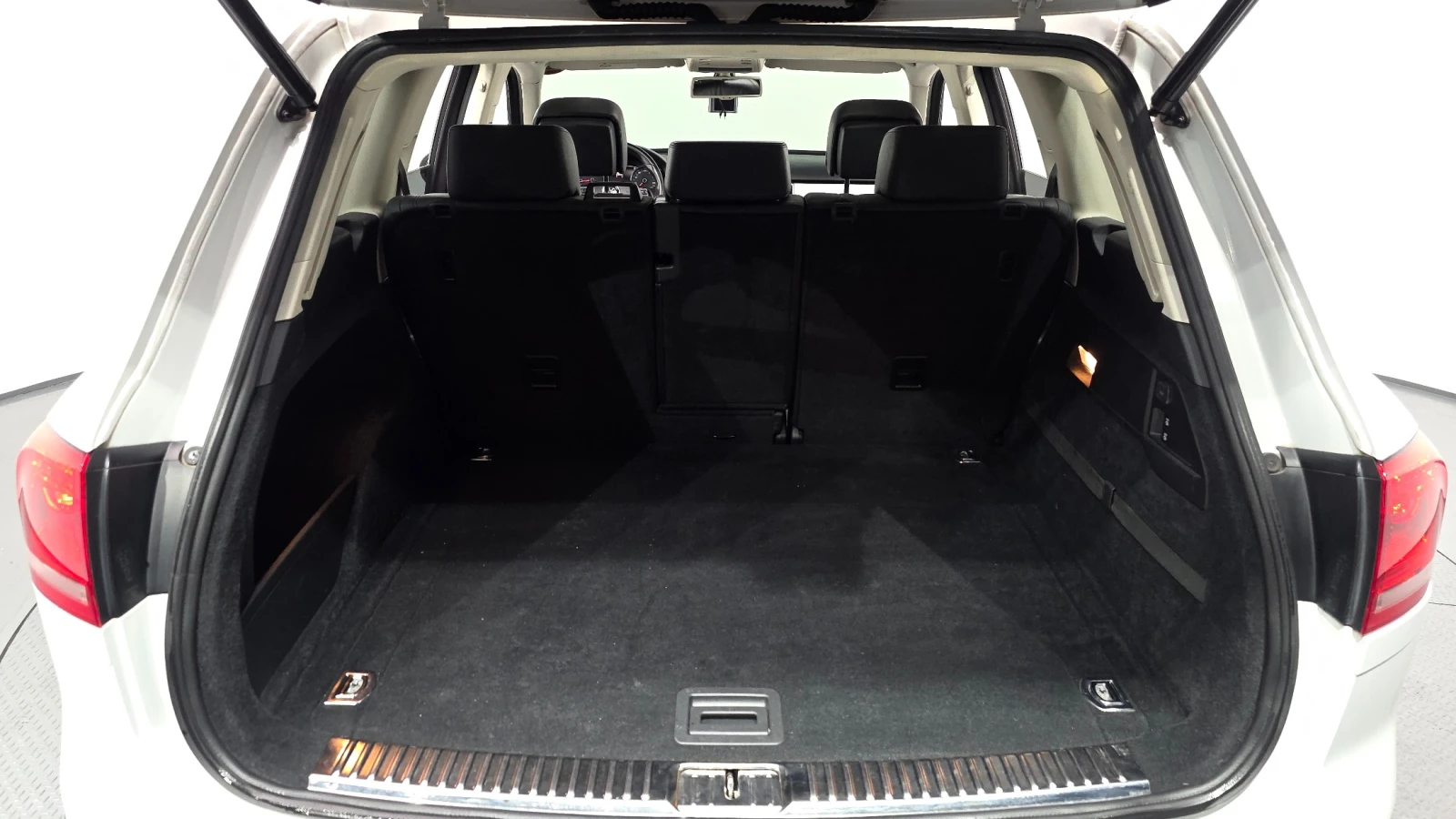 VW Touareg V6 3.0TDI* КОЖА* ПОДГРЕВ, снимка 17 - Автомобили и джипове - 54931895