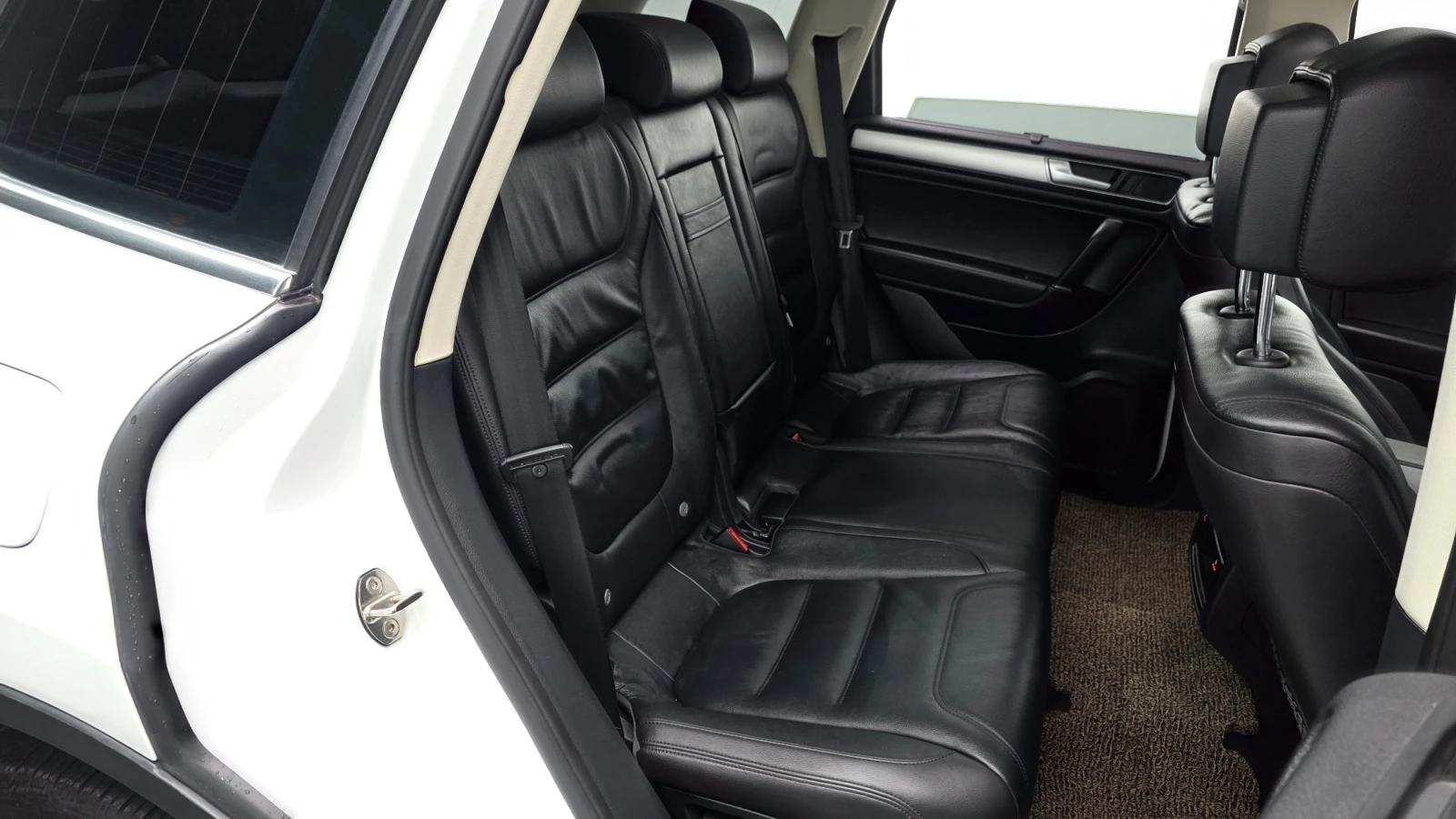 VW Touareg V6 3.0TDI* КОЖА* ПОДГРЕВ, снимка 10 - Автомобили и джипове - 54931895