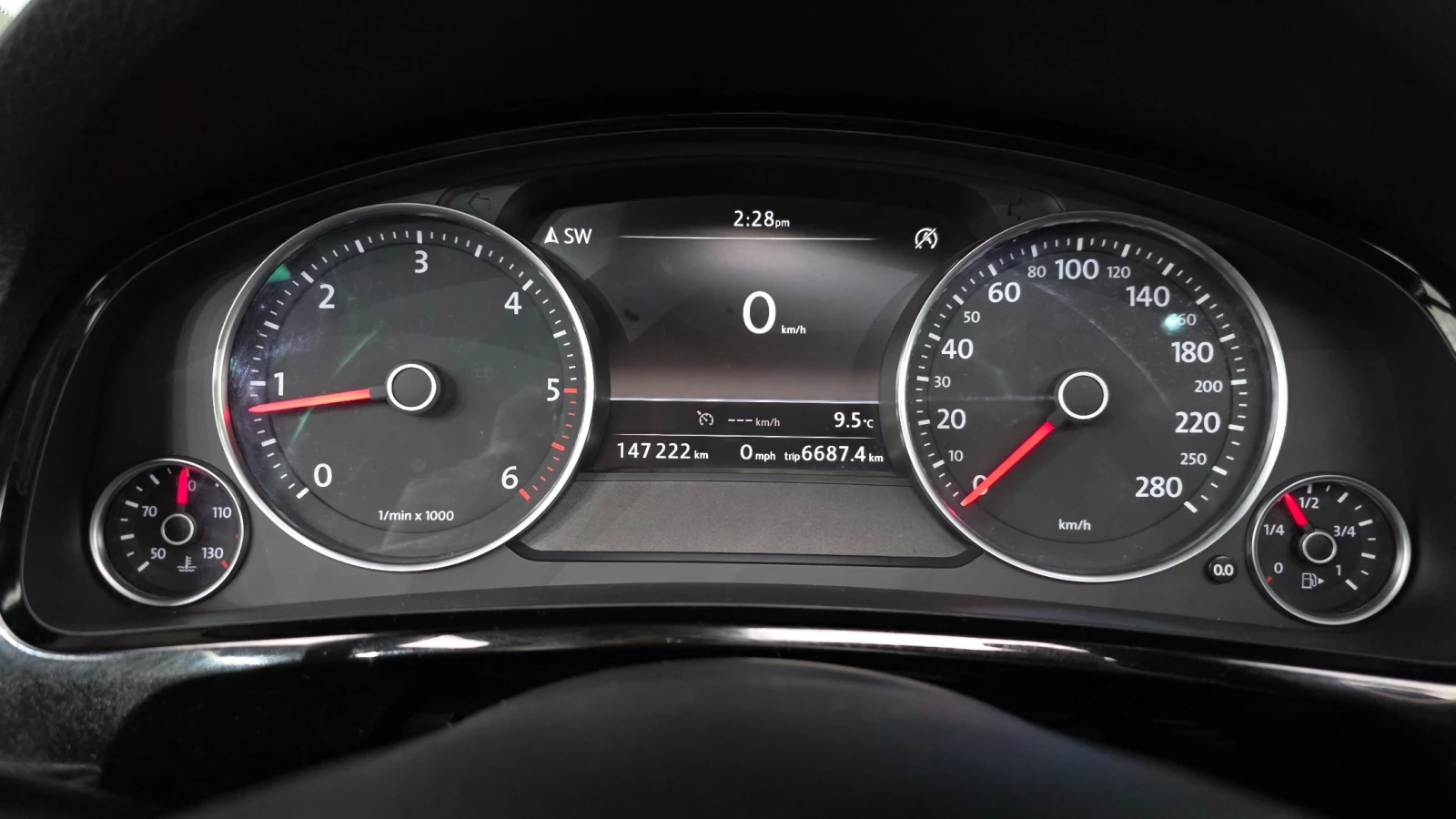 VW Touareg V6 3.0TDI* КОЖА* ПОДГРЕВ, снимка 6 - Автомобили и джипове - 54931895