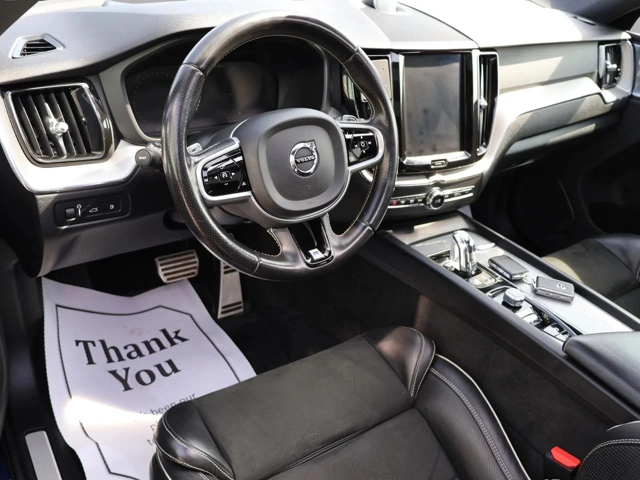 Volvo XC60 T8 R-Design Plug-in Hybrid AWD, снимка 6 - Автомобили и джипове - 55616044