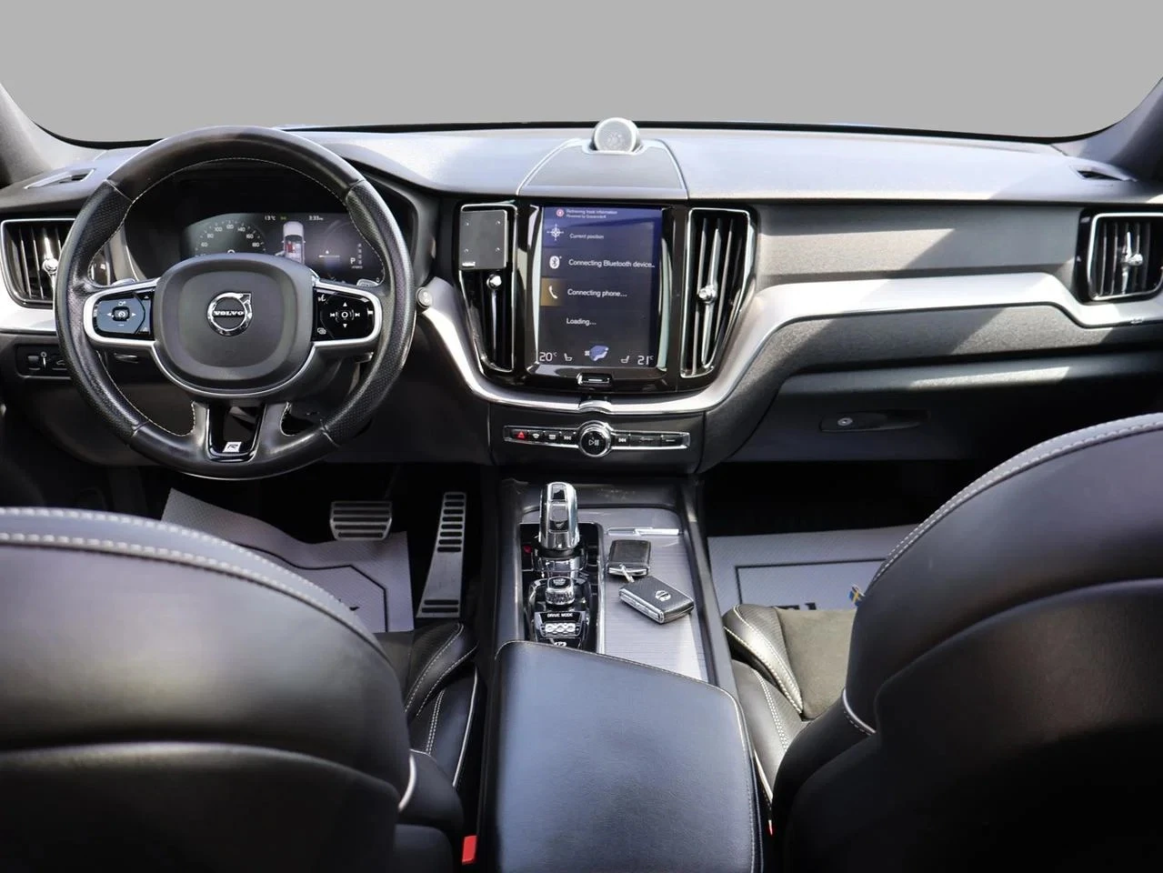 Volvo XC60 T8 R-Design Plug-in Hybrid AWD, снимка 8 - Автомобили и джипове - 55616044