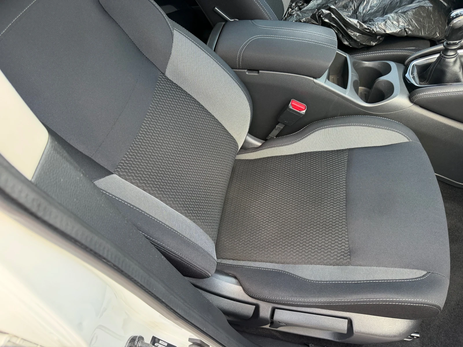 Nissan Qashqai 1.5 DCI, снимка 9 - Автомобили и джипове - 55823991