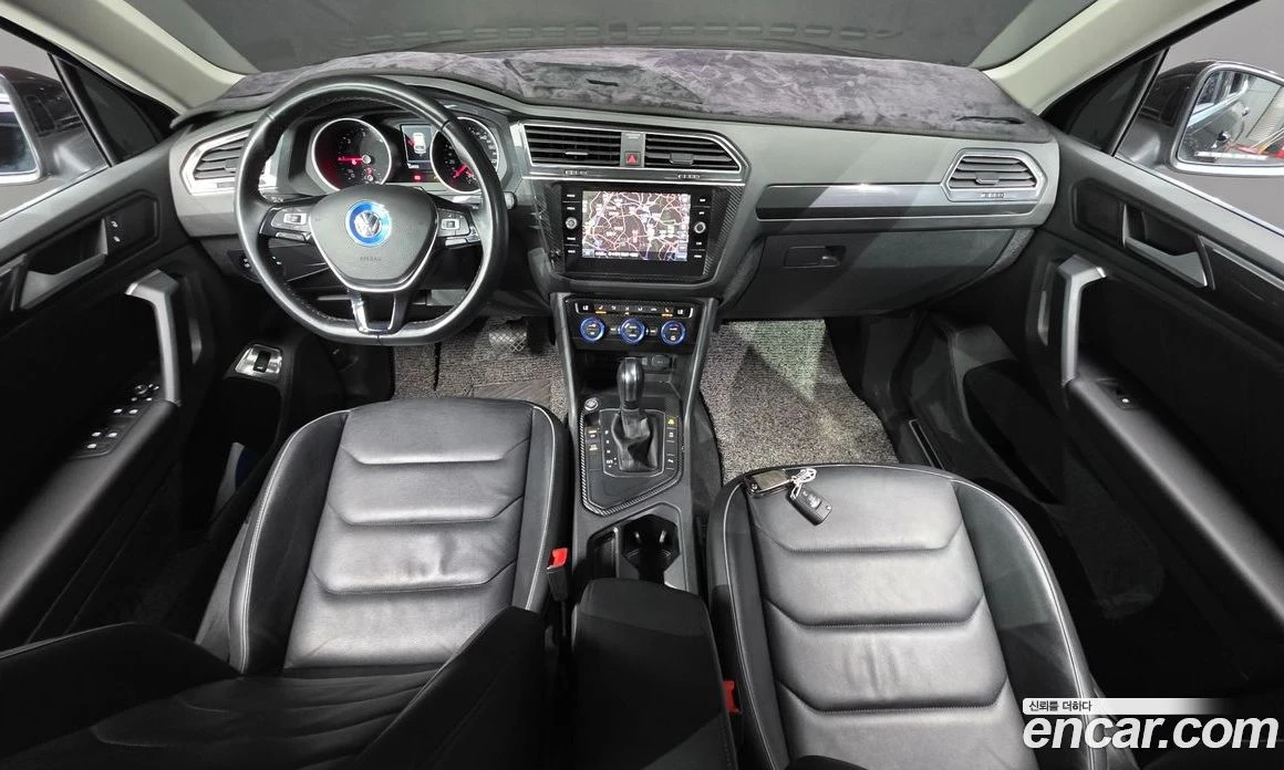 VW Tiguan 2.0 TDI Premium, снимка 10 - Автомобили и джипове - 56122274
