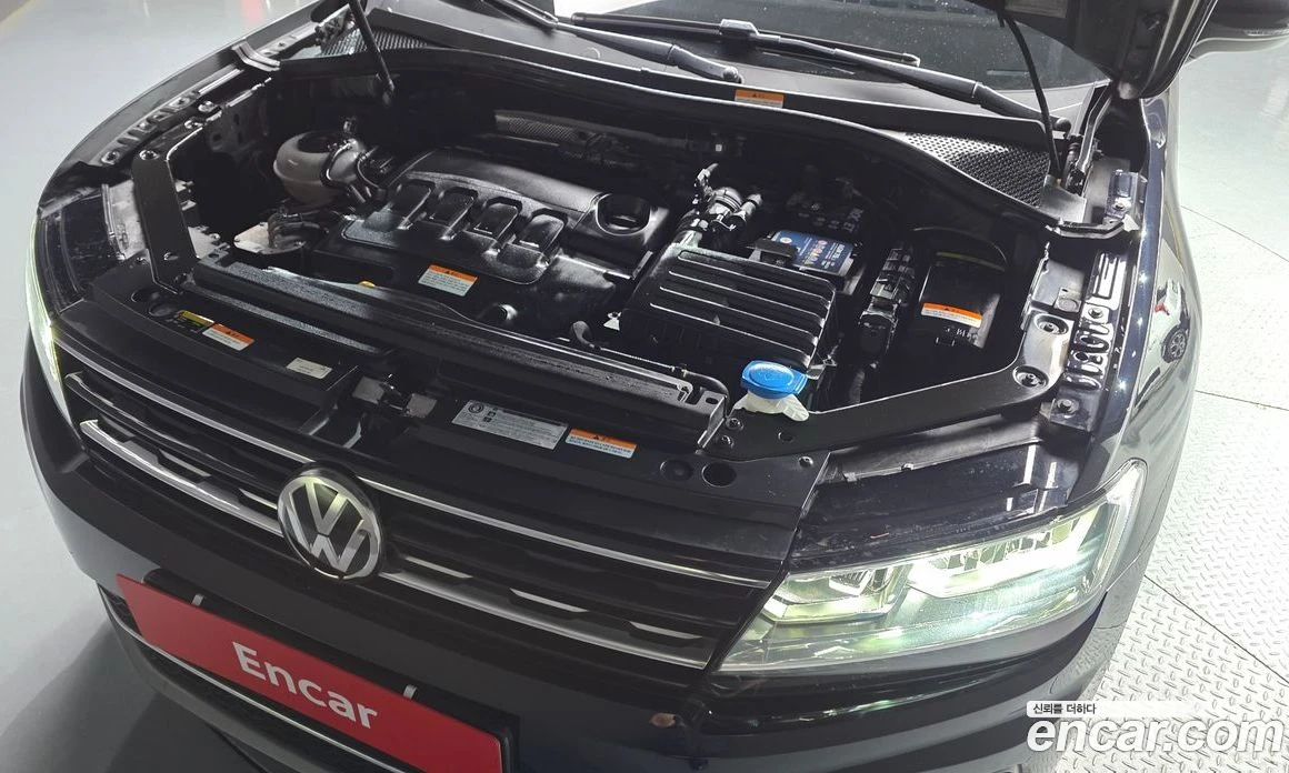 VW Tiguan 2.0 TDI Premium, снимка 6 - Автомобили и джипове - 56122274