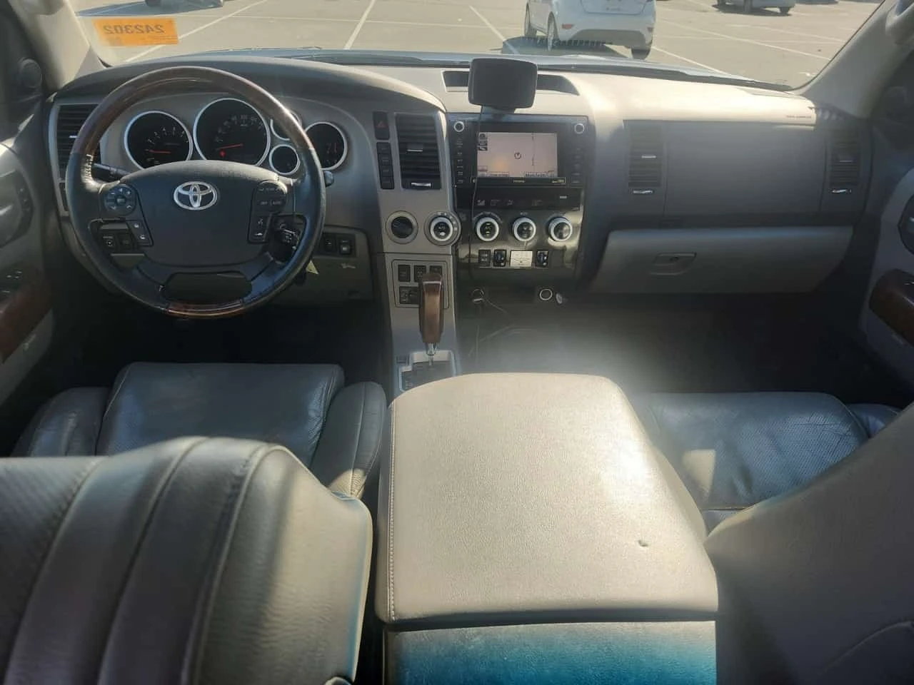 Toyota Sequoia 5.7 V8 * PLATINUM * CARFAX *  | Mobile.bg � ����������� 7