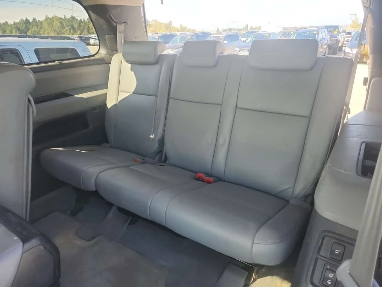 Toyota Sequoia 5.7 V8 * PLATINUM * CARFAX *  | Mobile.bg � ����������� 13