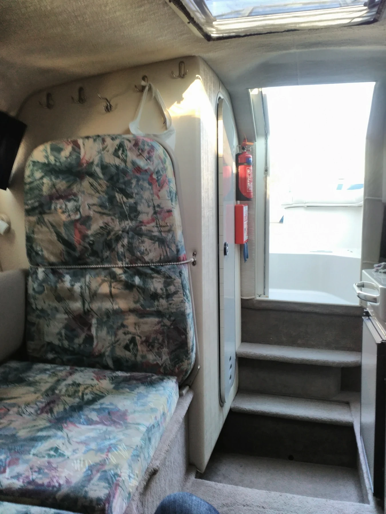 Моторна яхта Chaparral Signature, снимка 7 - Воден транспорт - 54000079