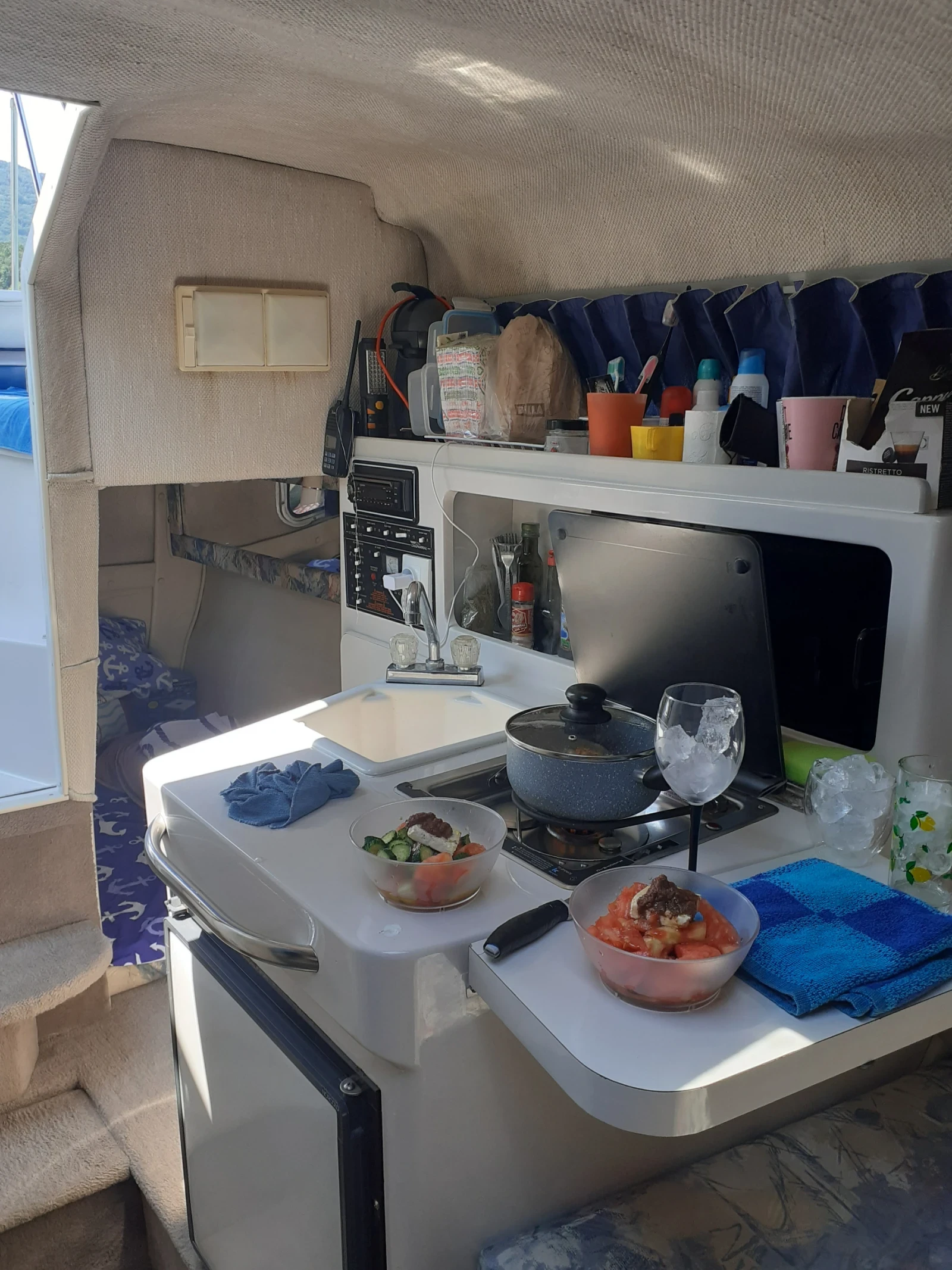 Моторна яхта Chaparral Signature, снимка 5 - Воден транспорт - 54000079