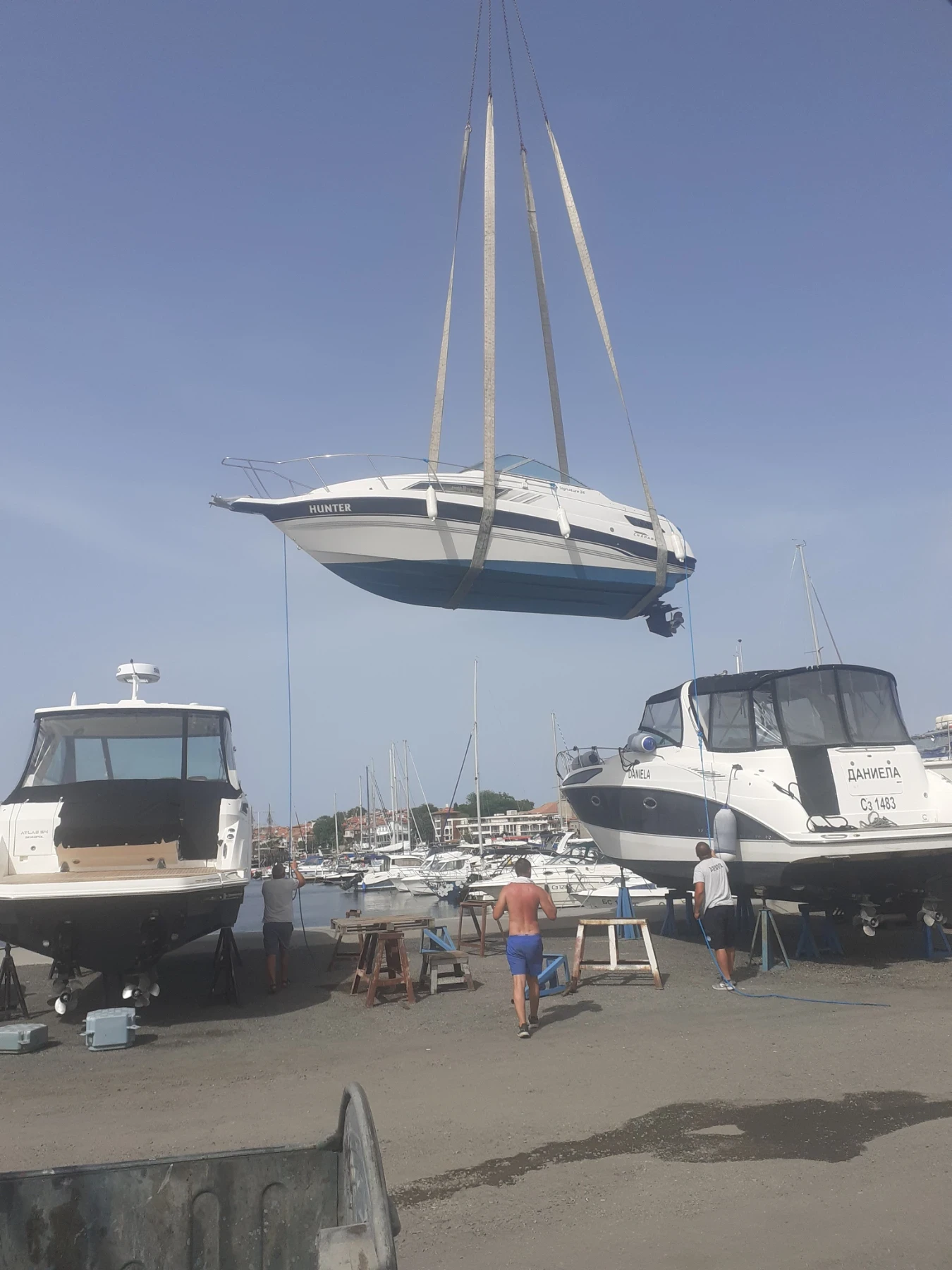 Моторна яхта Chaparral Signature, снимка 11 - Воден транспорт - 54000079