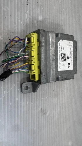    Airbag  /  /  a Ford Fiesta - AA6T-14B321-BA