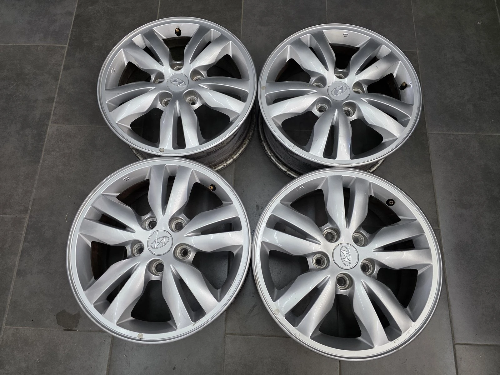 Джанти за Hyundai, снимка 3 - Гуми и джанти - 56719417
