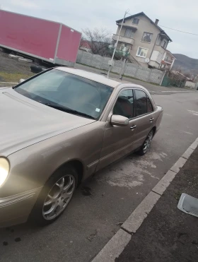 Mercedes-Benz E 220 - 2500 € / 4889.57 лв. - 18755092 2