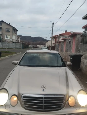 Mercedes-Benz E 220 - 2500 € / 4889.57 лв. - 18755092 4