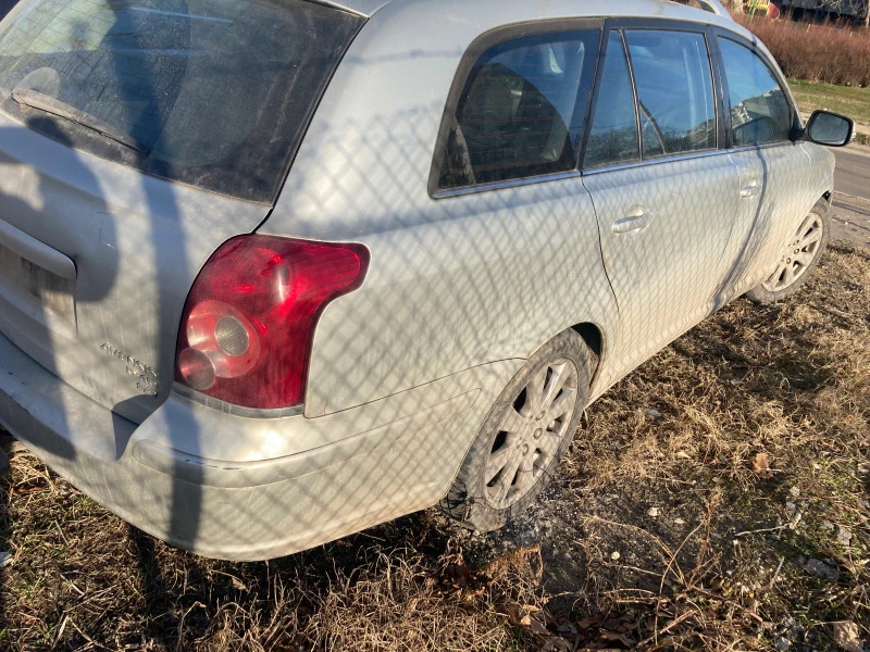 Toyota Avensis 2.2 d4d, снимка 6 - Автомобили и джипове - 43813017