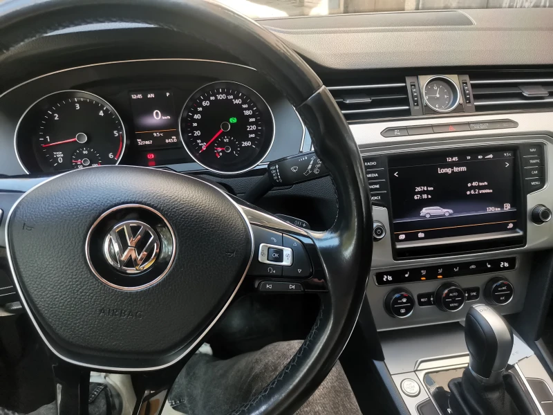 VW Passat 2.0 TDI, снимка 12 - Автомобили и джипове - 46877596