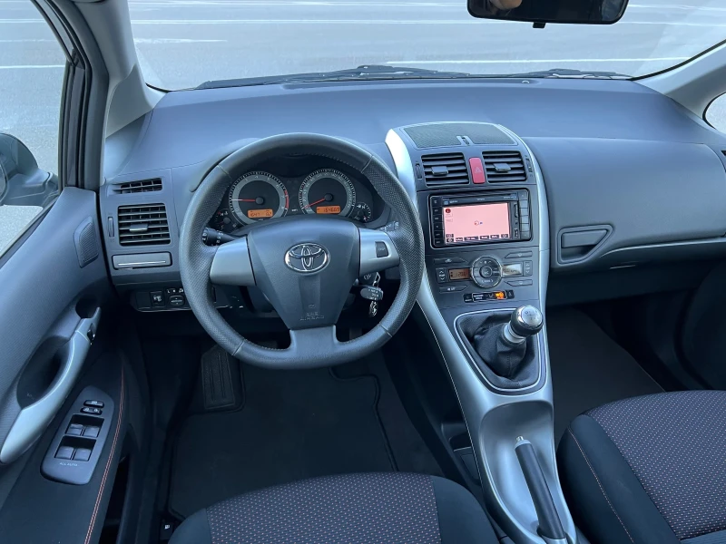 Toyota Auris 1.8i 147к.с ШВЕЙЦАРИЯ, снимка 10 - Автомобили и джипове - 47596749